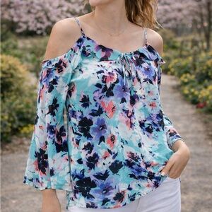 Arizona cold shoulder blouse. Medium Lightweight